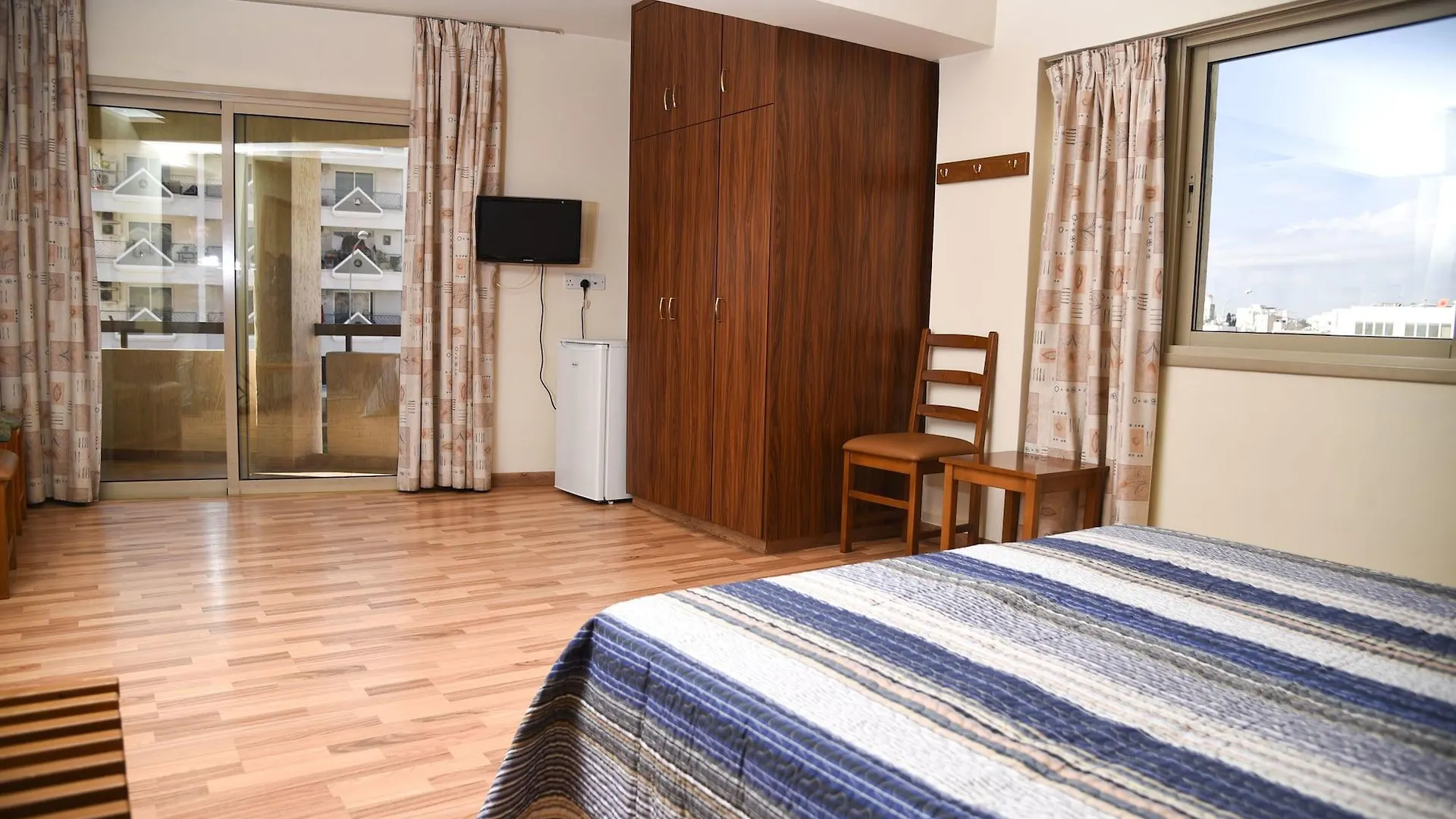 Elysso Hotel Larnaca 2*,  Cypern