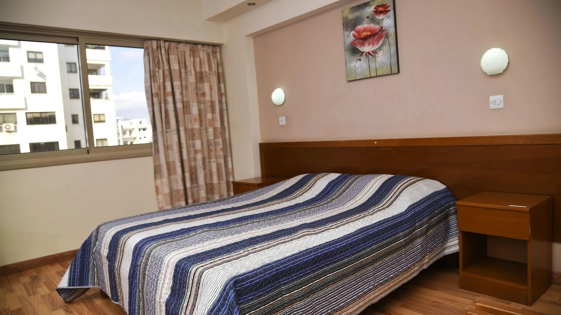 Elysso Hotel Larnaca 2*,