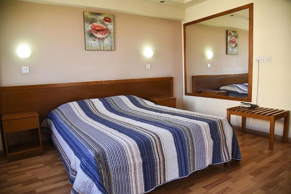 **  Elysso Hotel Lárnaka Ciprus