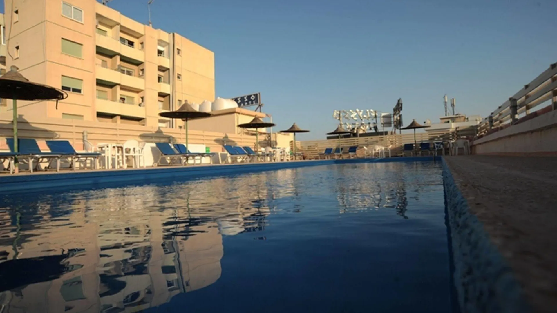 Elysso Hotel Lárnaka 2*,