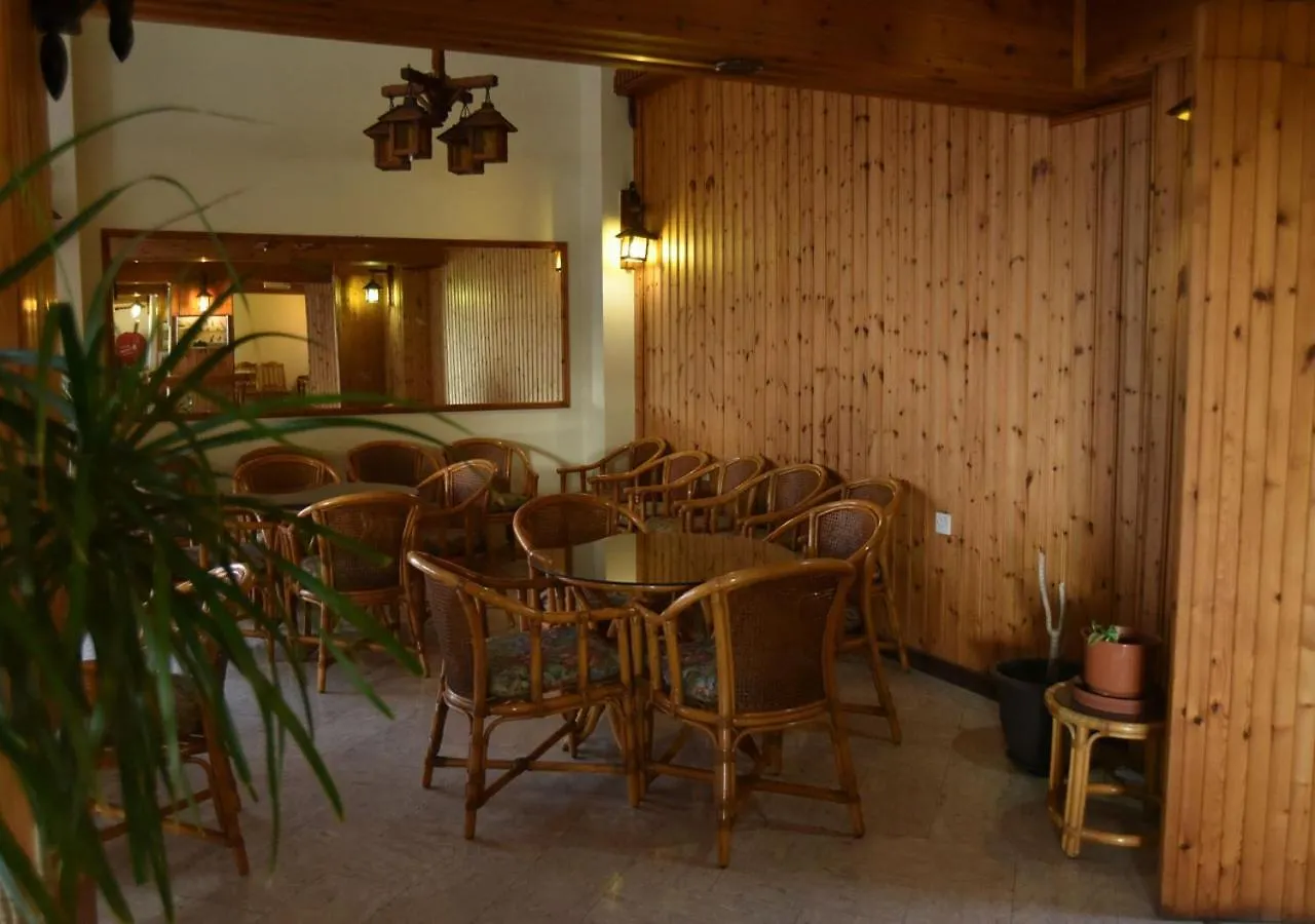 **  Elysso Hotel Lárnaka Ciprus
