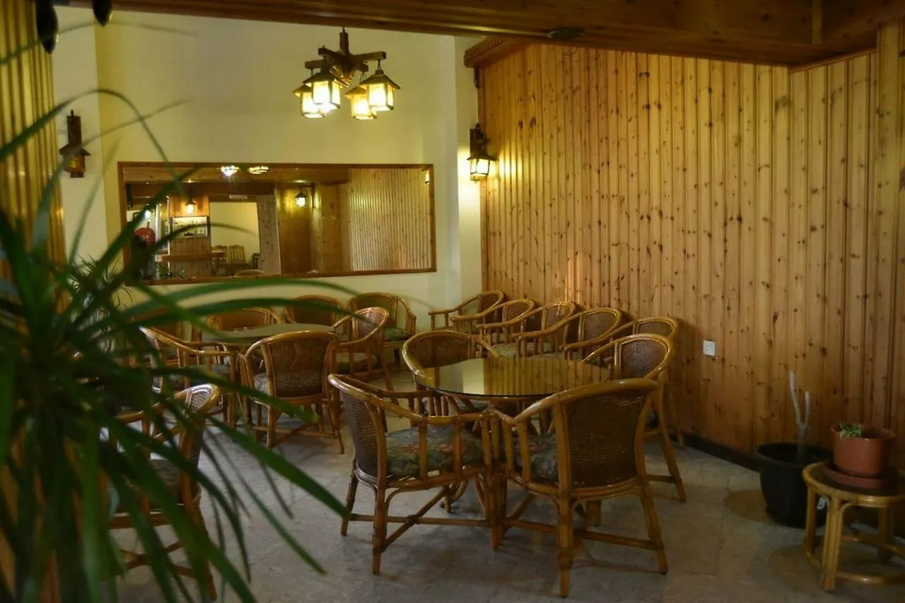Elysso Hotel Lárnaka 2*,